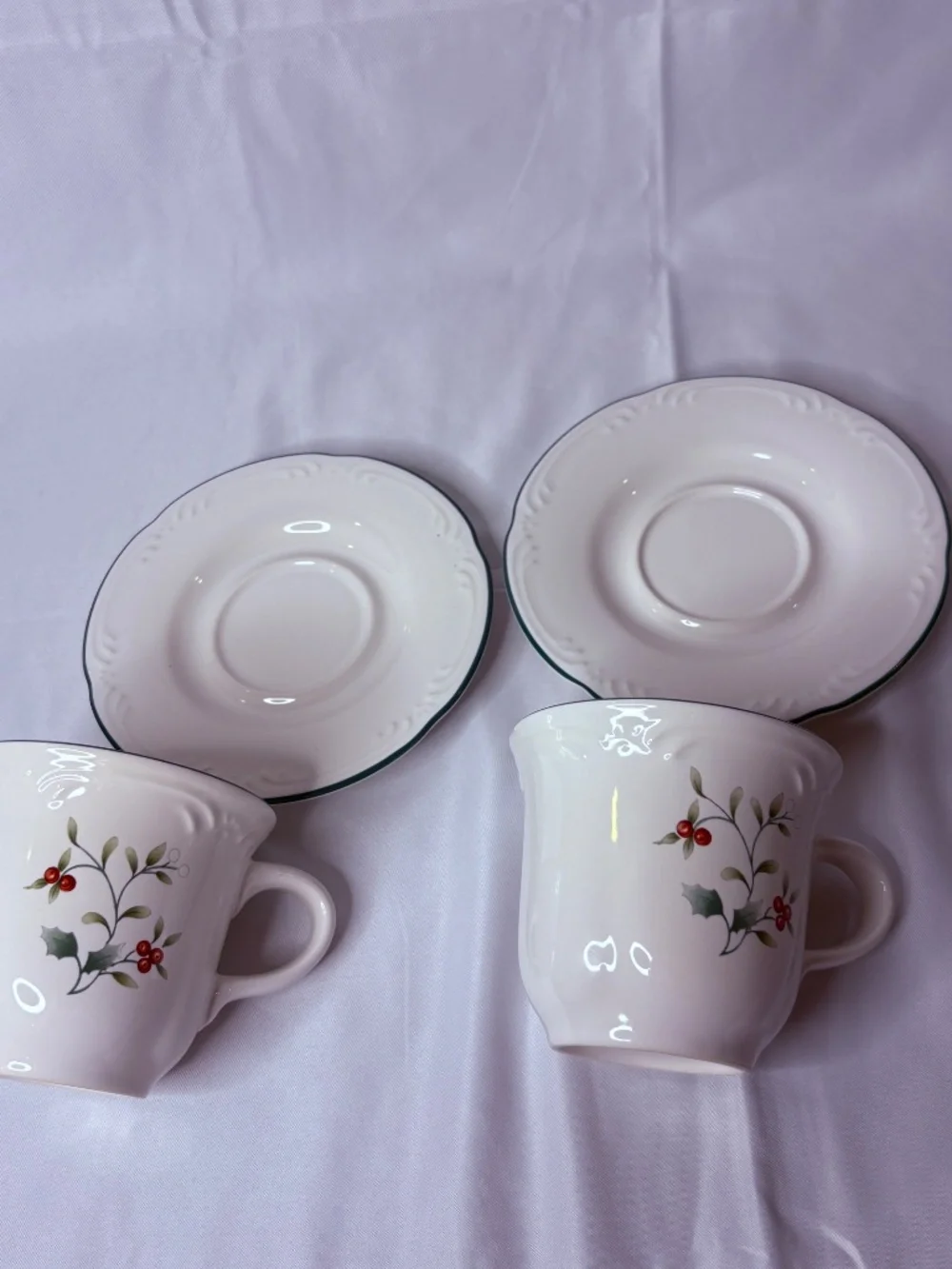 Vtg Pfaltzgraff Winterberry 2 Sets of Coffee/Tea Cup with Saucer Retired 4Pcs